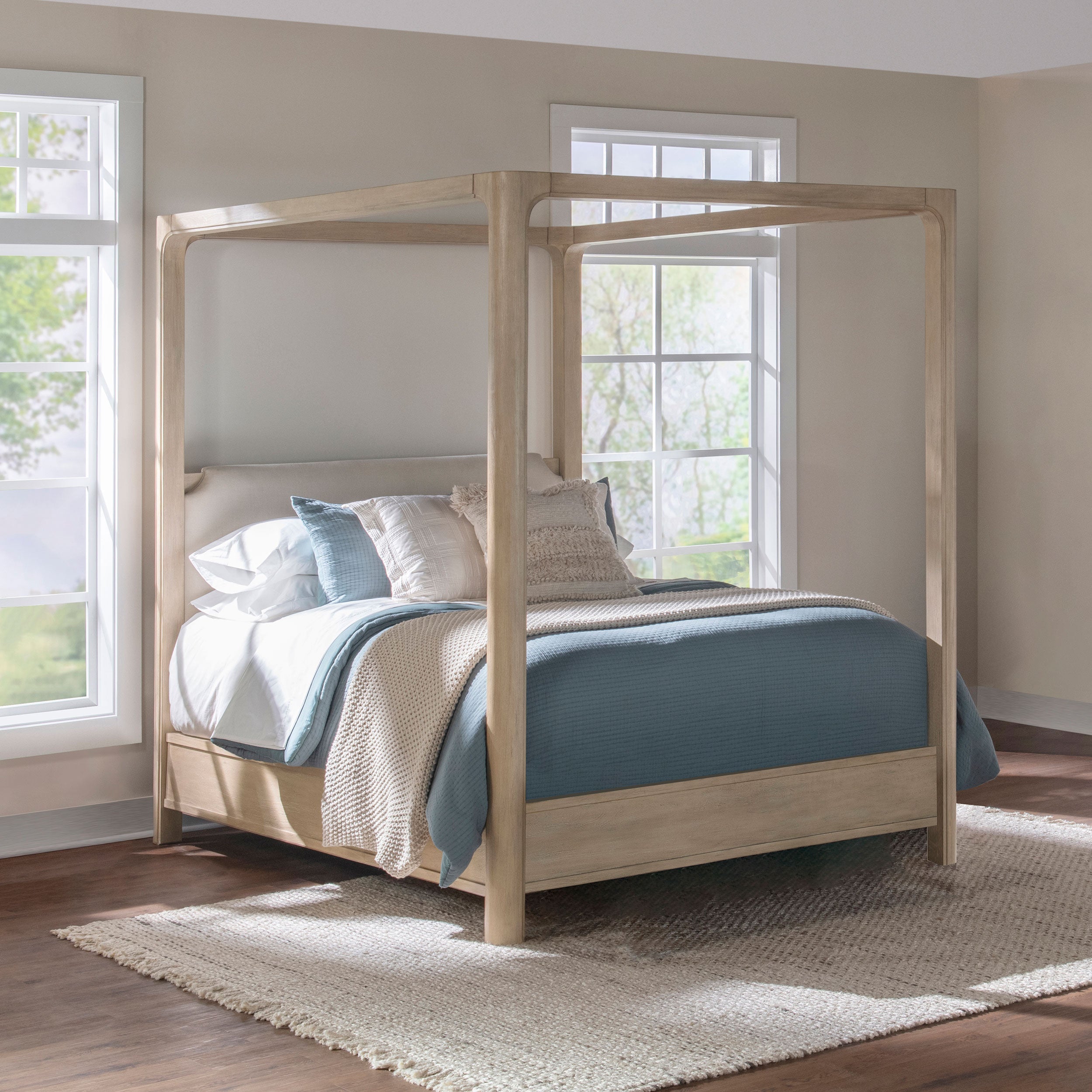 Solano 85-inch Canopy Bed Weathered Mango