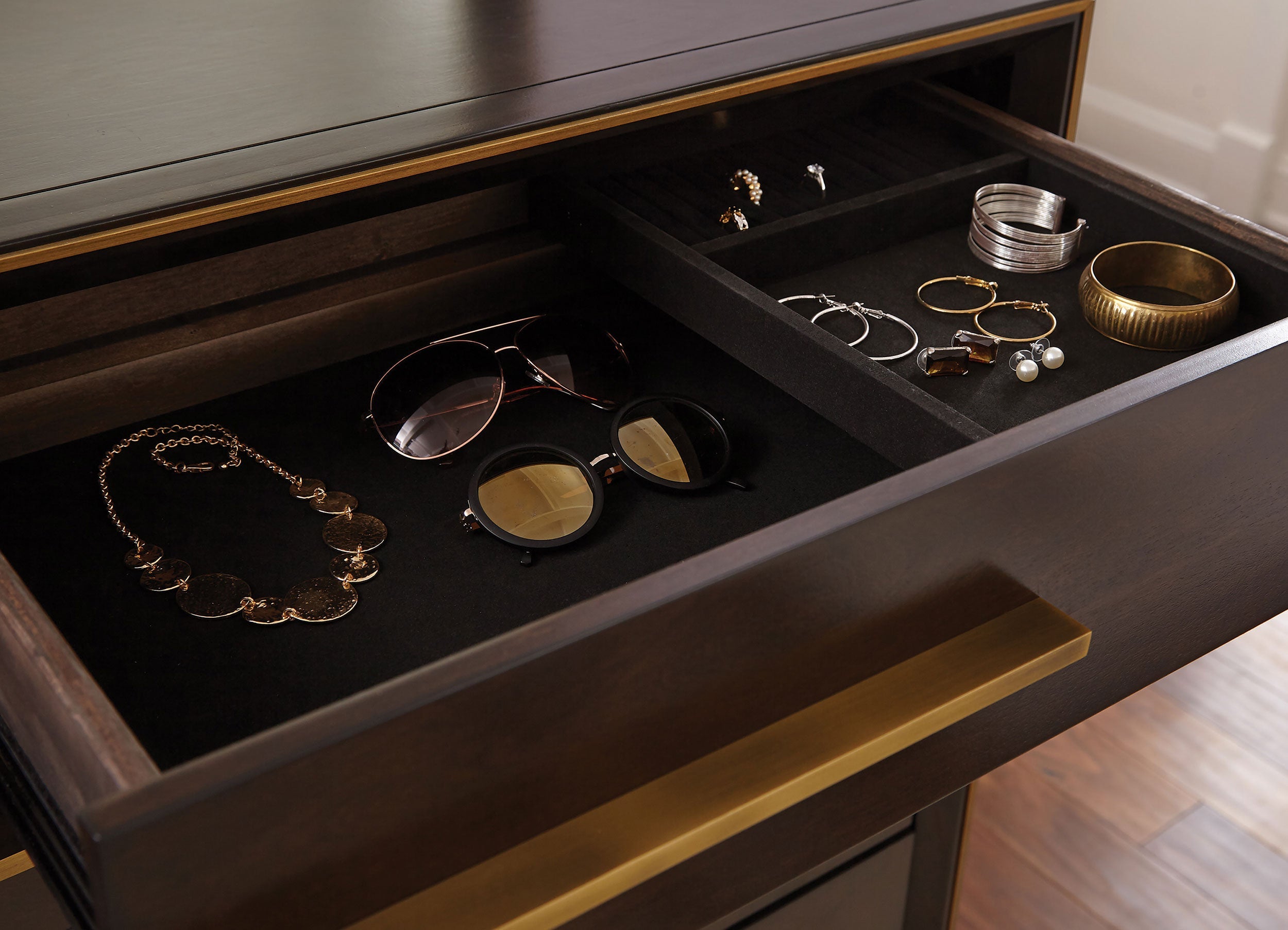 Durango 8-drawer Dresser