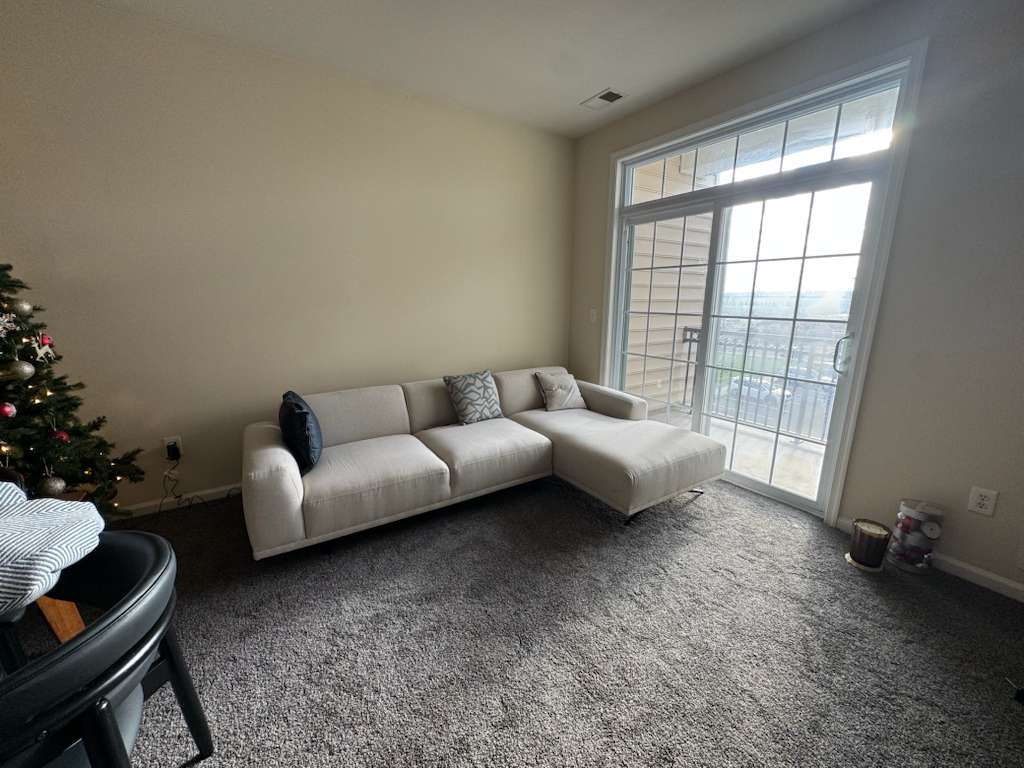 Giorno - Right Hand Facing-L Corner Sofa - Ecru Z2