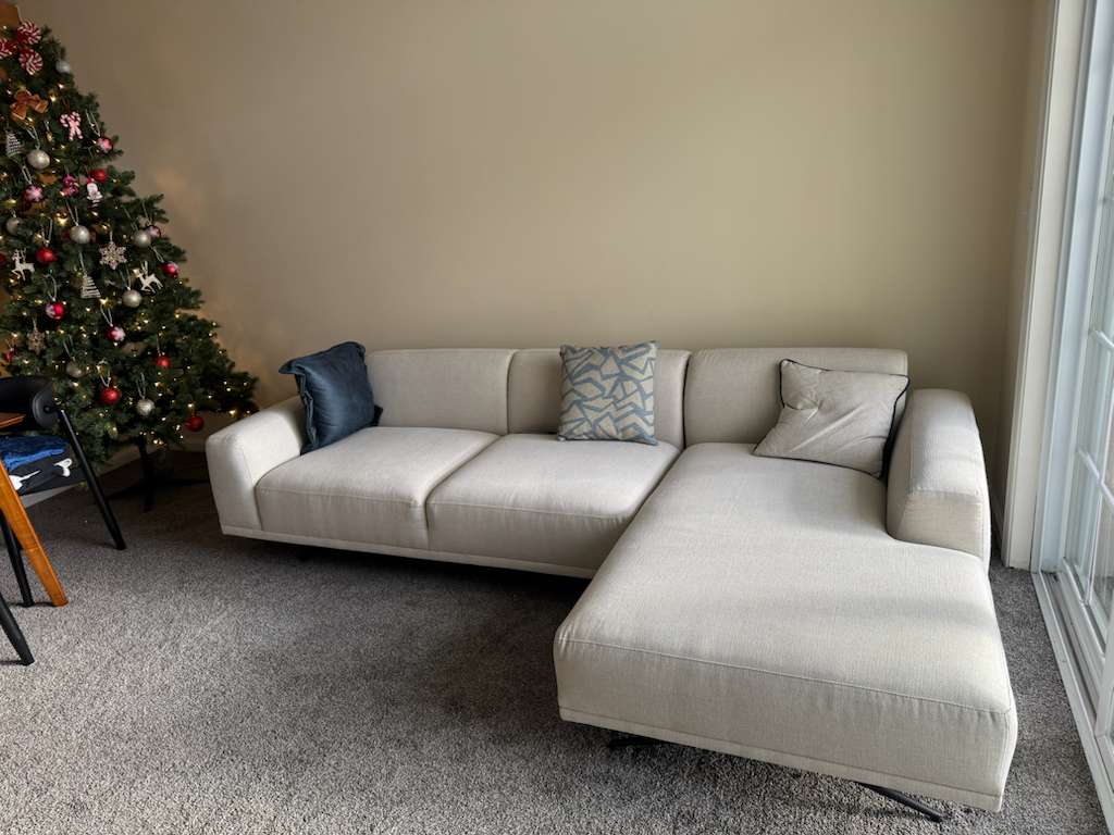 Giorno - Right Hand Facing-L Corner Sofa - Ecru Z2