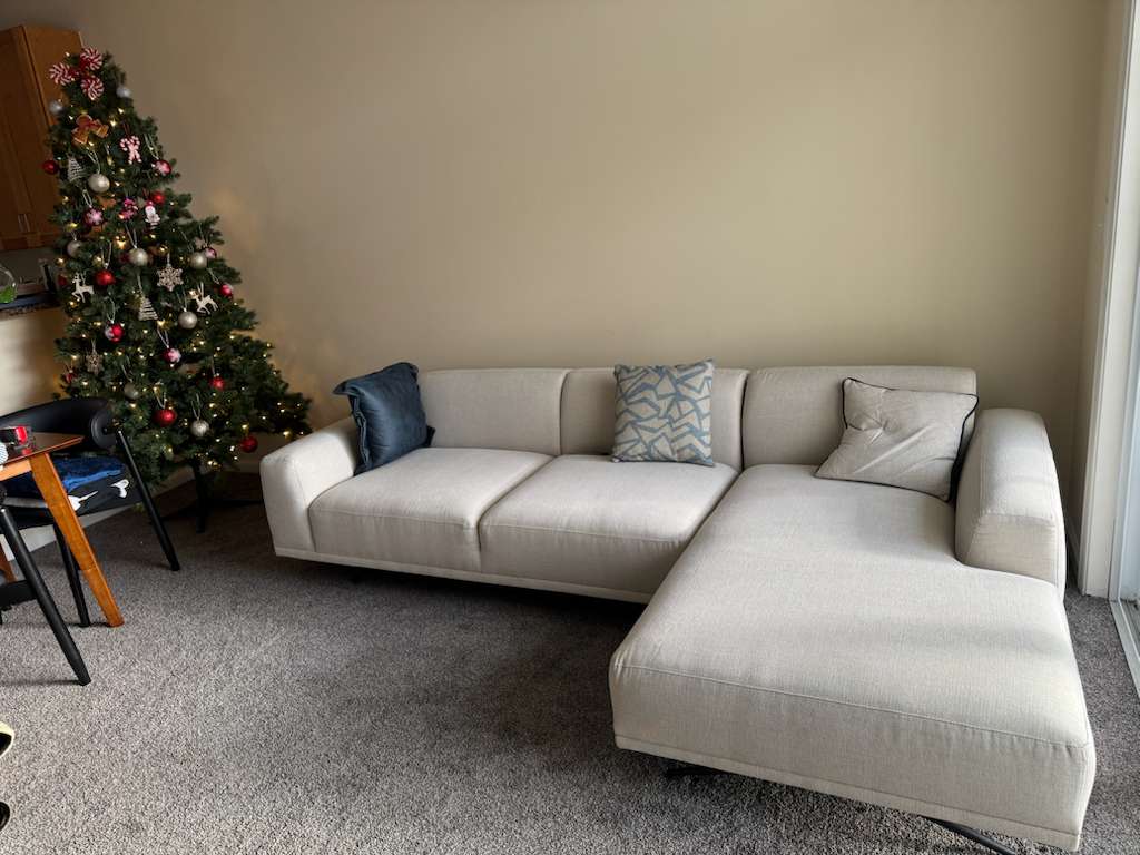 Giorno - Right Hand Facing-L Corner Sofa - Ecru Z2