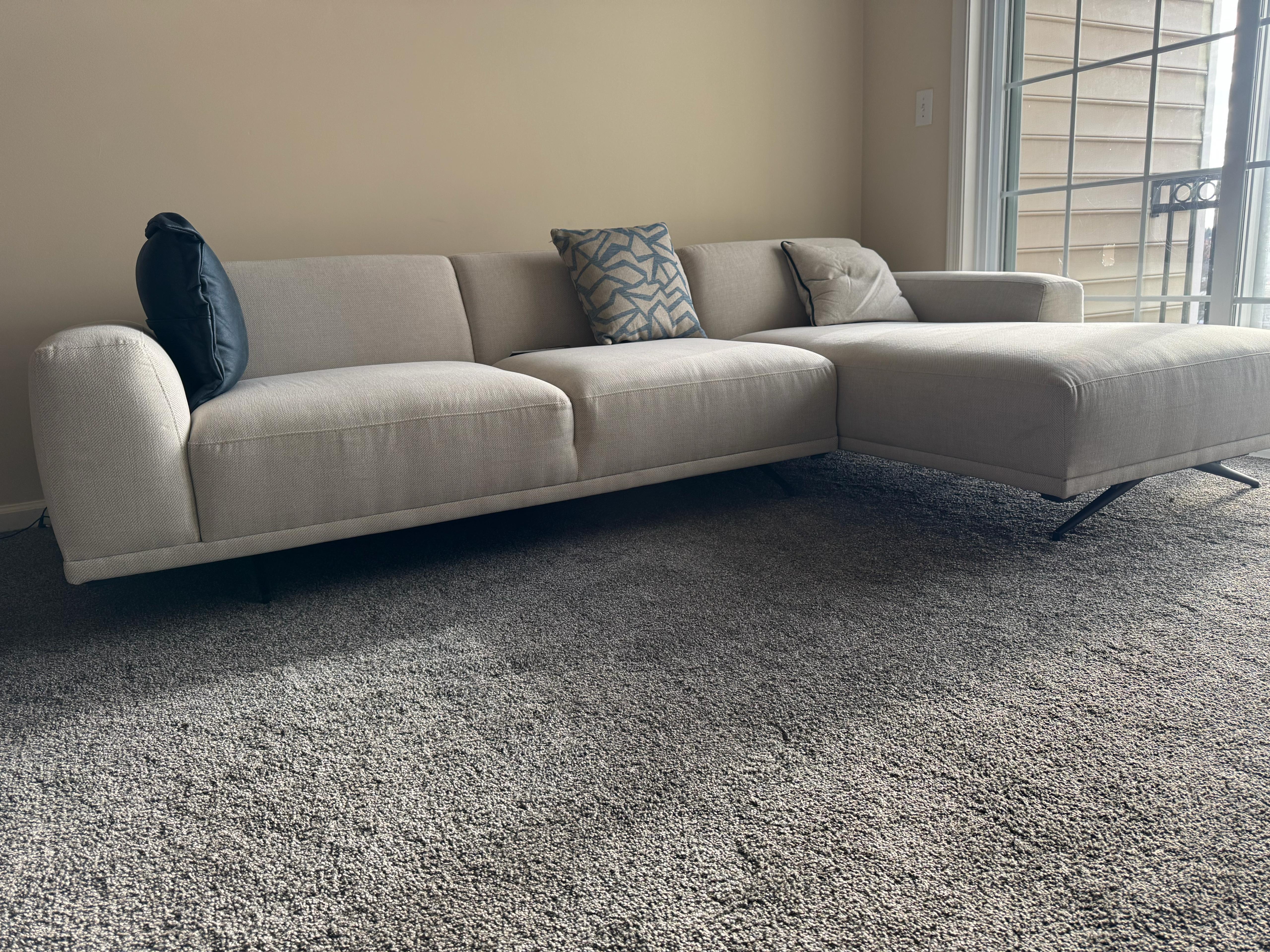 Giorno - Right Hand Facing-L Corner Sofa - Ecru Z2