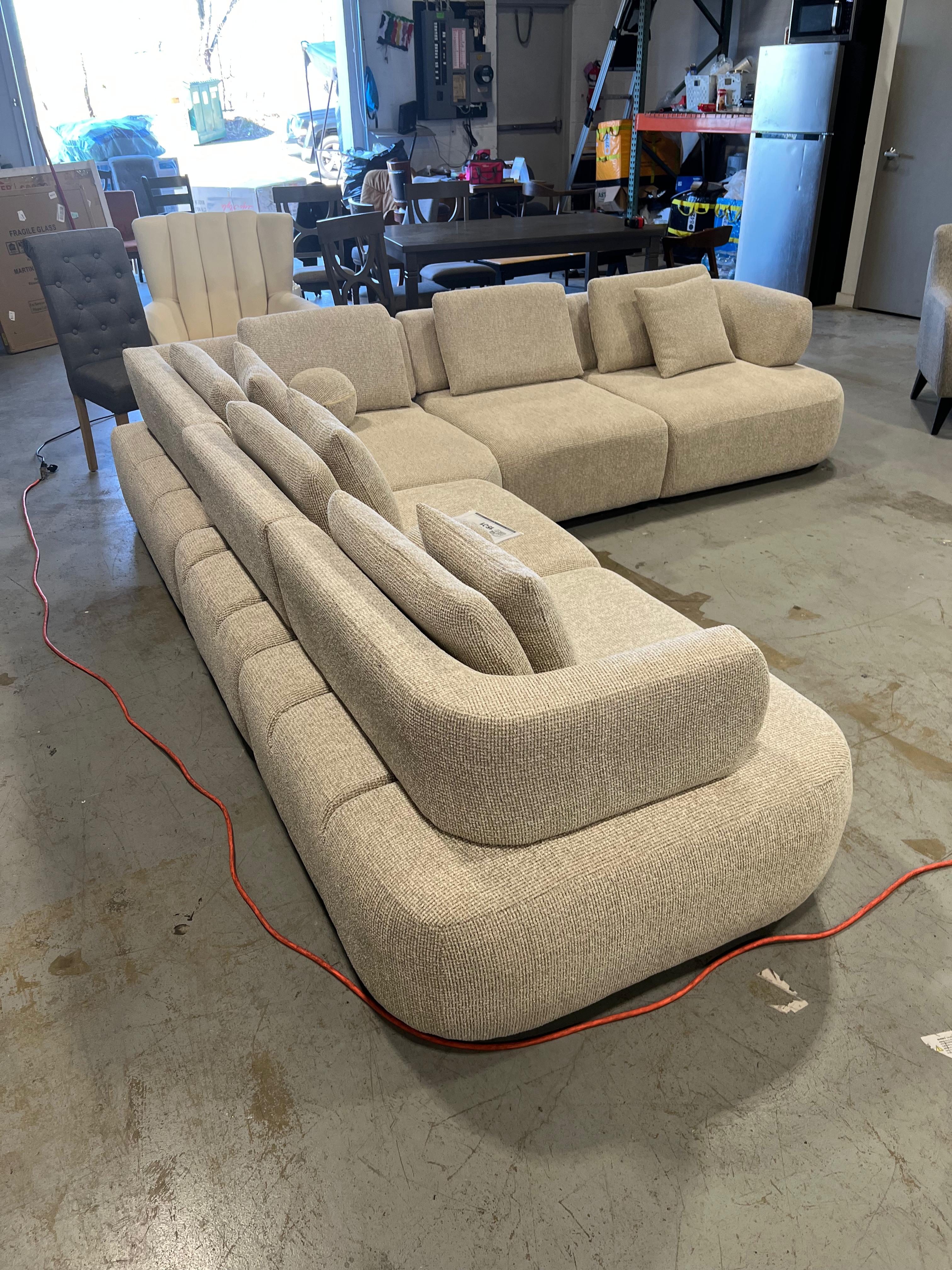 Lion modular Sectional set