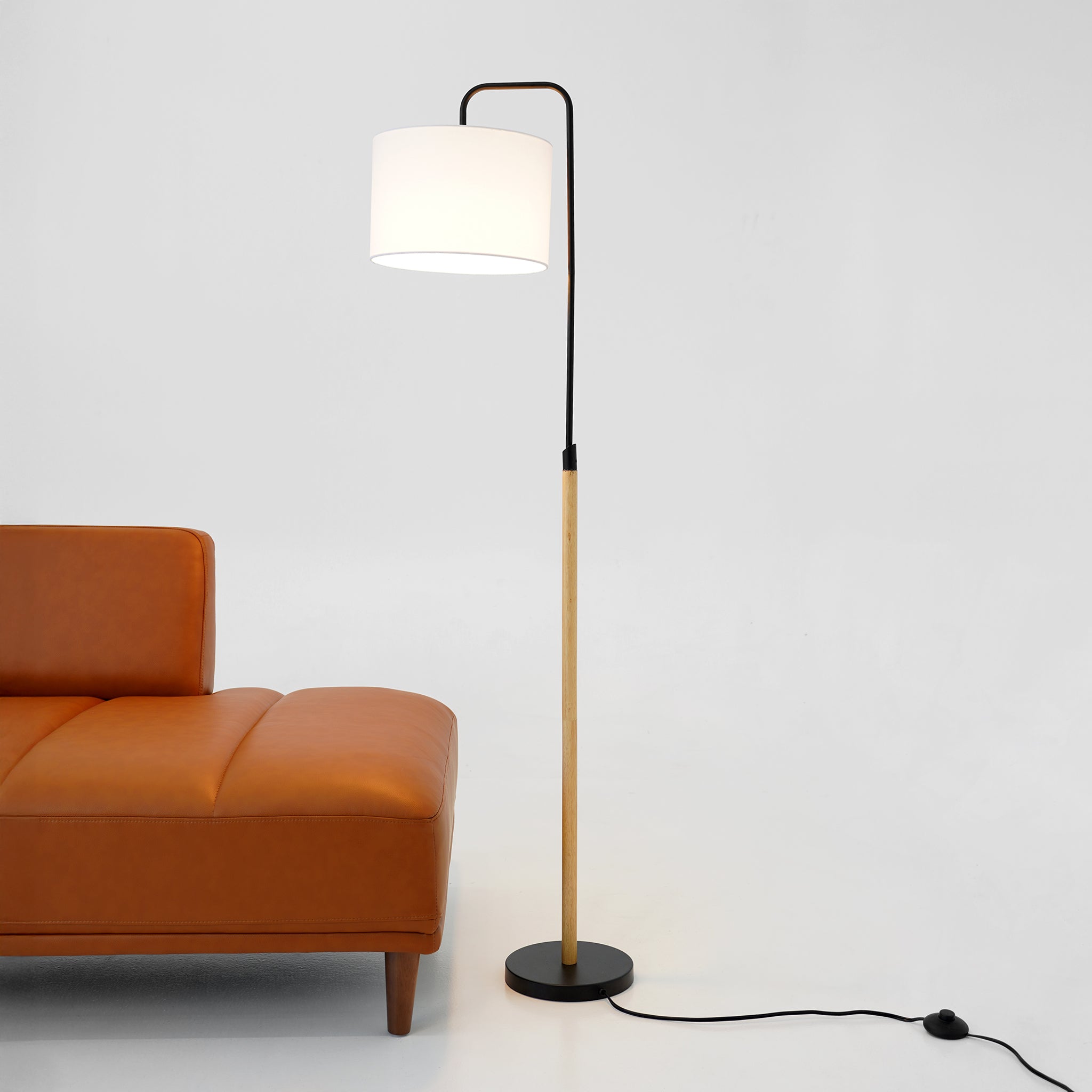 Lior Floor Lamp Wooden Pole