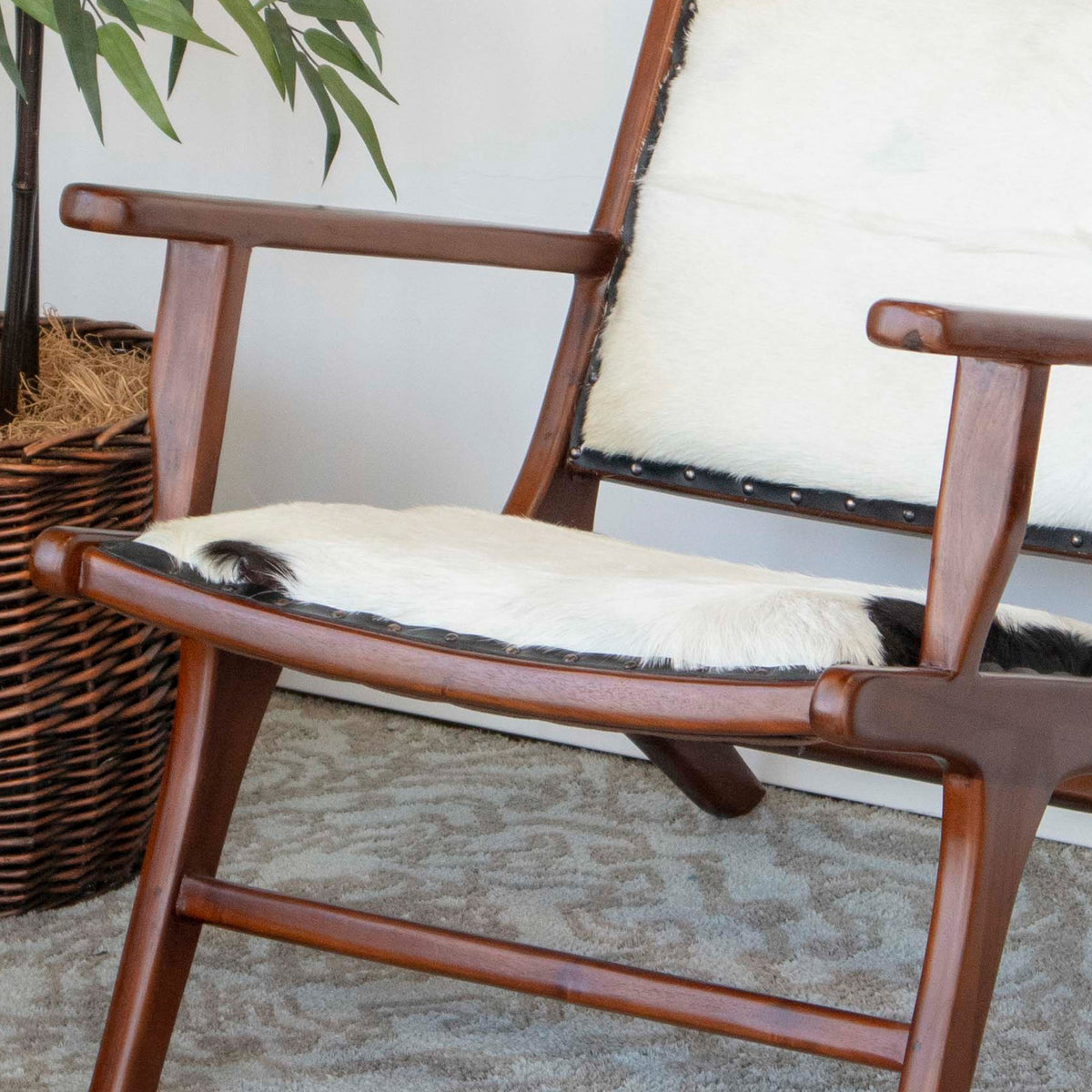 Makasar Lounge Chair (Black And White Hide)